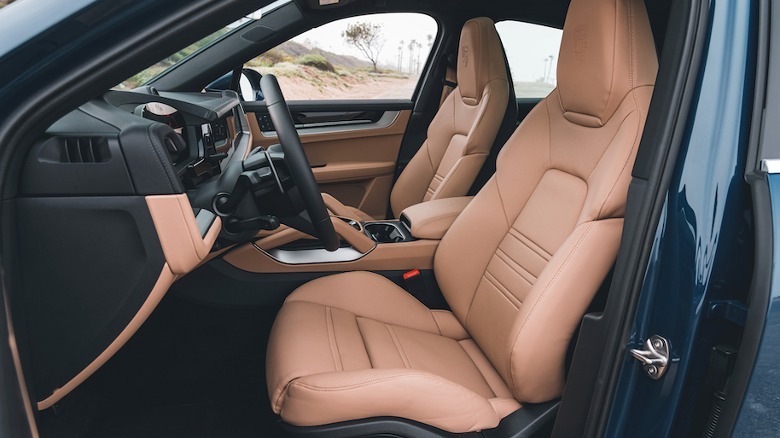2024 Cayenne front seats