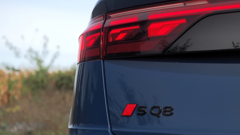 SQ8 badge