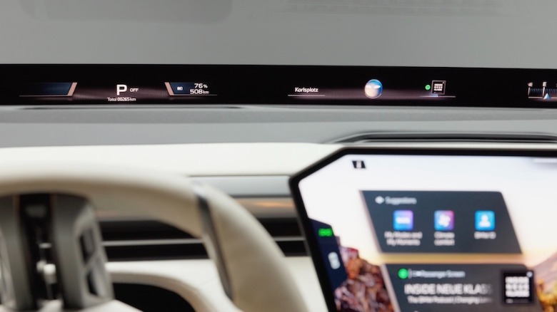 BMW Panoramic iDrive display
