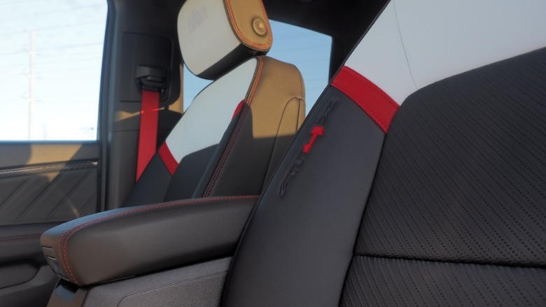 AT4X seat detail