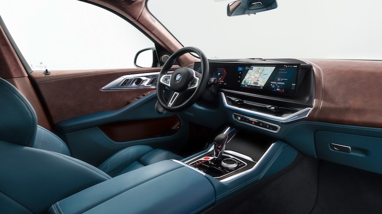 2023 BMW XM interior