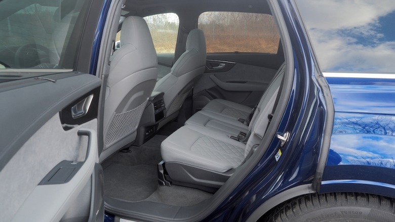 Audi SQ7 second row seats
