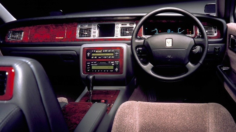 Toyota Century dashboard