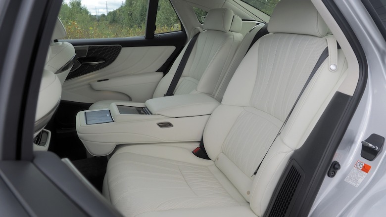 2024 Lexus LS 500 rear seats