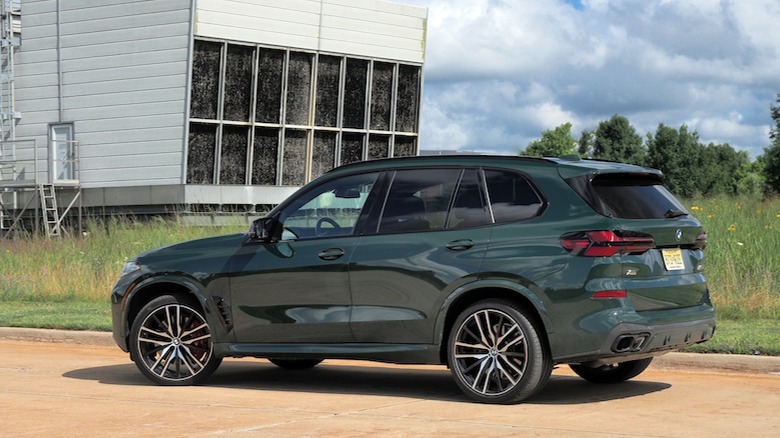 X5 M60i rear 3/4