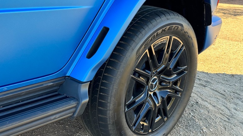 Mercedes-Benz G 580 rear wheel detail