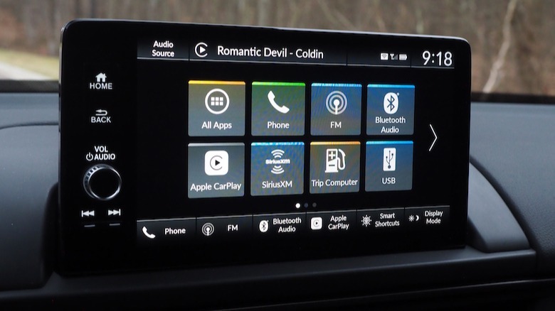 Pilot infotainment screen