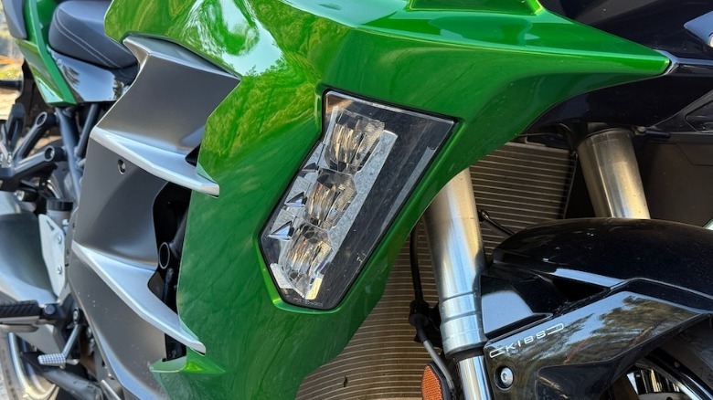Kawasaki Ninja H2 SX cornering lights