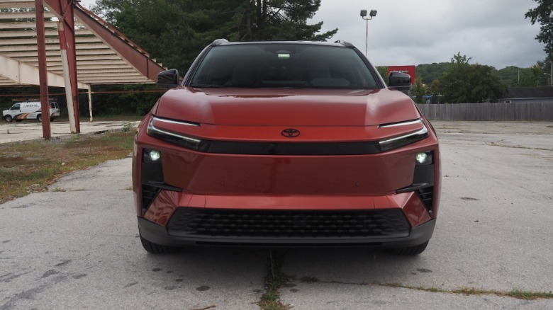 2026 Toyota C-HR XSE front view
