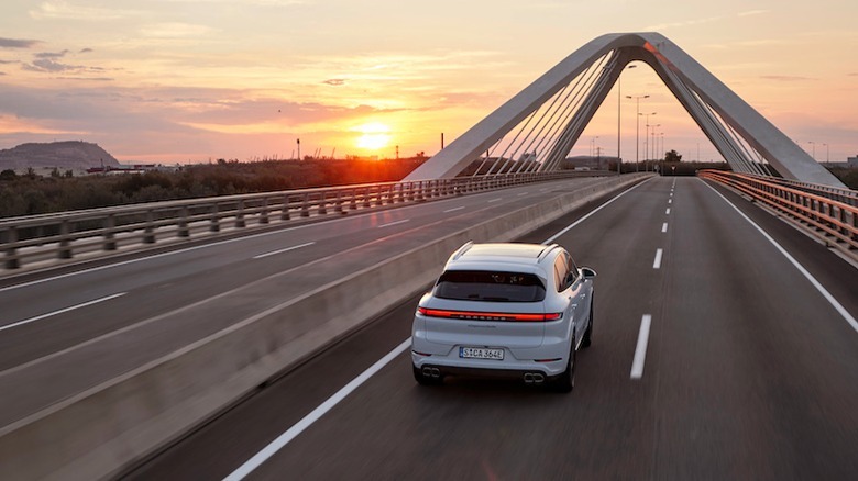 2024 Porsche Cayenne Turbo E-Hybrid