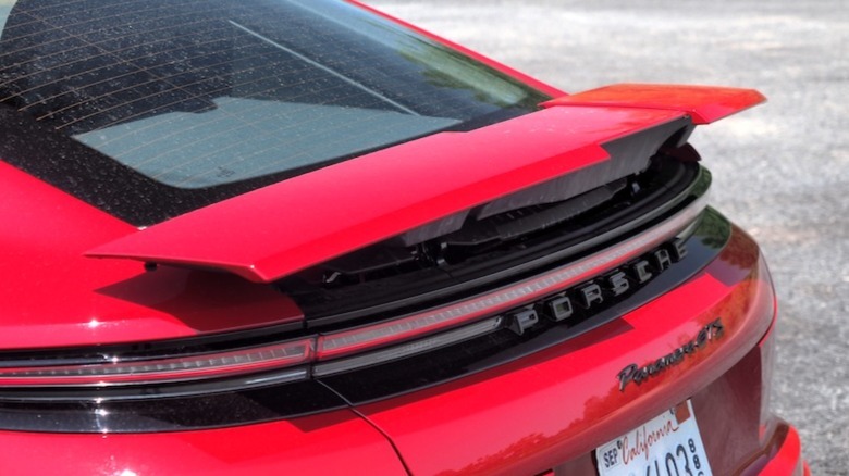 Panamera GTS pop-out spoiler