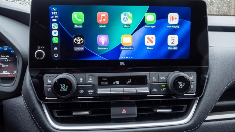 2026 Toyota Grand Highlander Hybrid Nightshade touchscreen with Apple Carplay