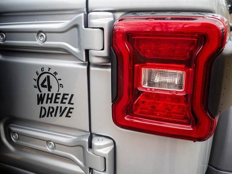 2024 Jeep Wrangler 4xe right rear taillight