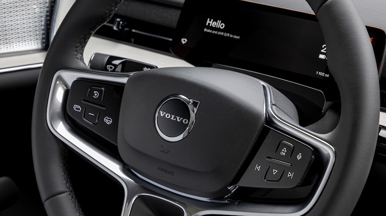 2025 Volvo EX90 steering wheel