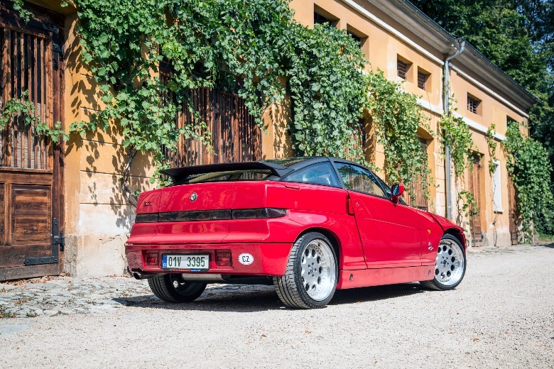 Alfa Romeo SZ