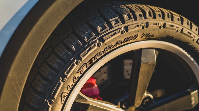 911 Dakar tires