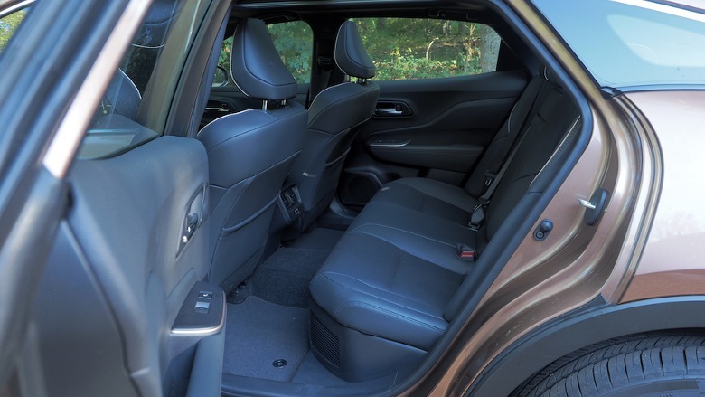 Crown rear seats