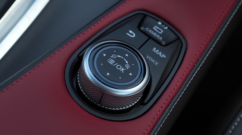 Infotainment controller