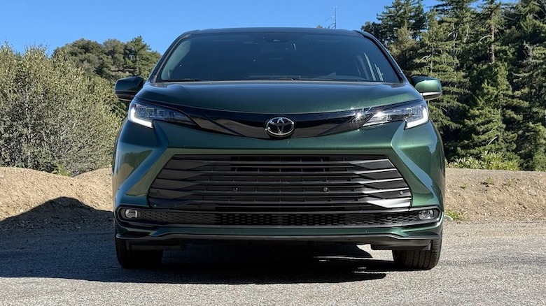 2026 Toyota Sienna Woodland Edition front grille