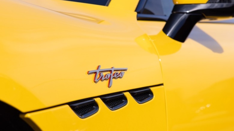 Trofeo badge