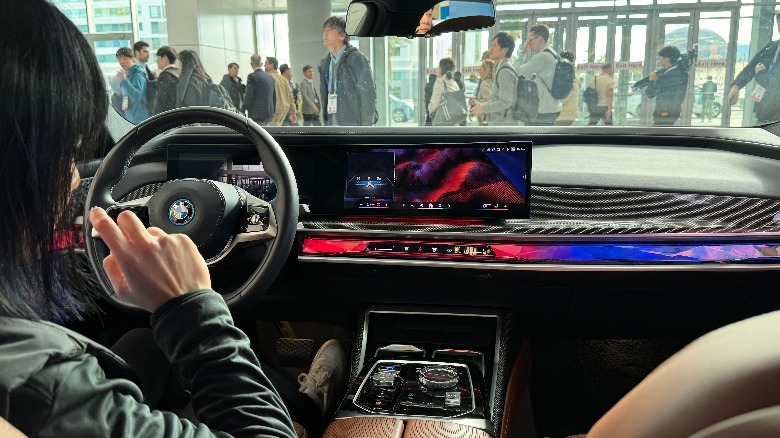 Inside the BMW i7