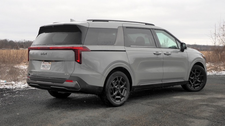 Carnival HEV rear 3/4