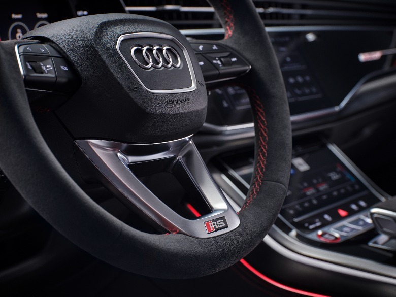 2025 Audi RS Q8 interior dashboard
