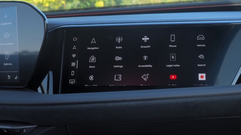 SQ5 passenger touchscreen