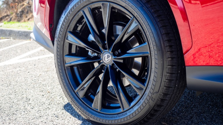 2026 Lexus NX 350h right rear wheel