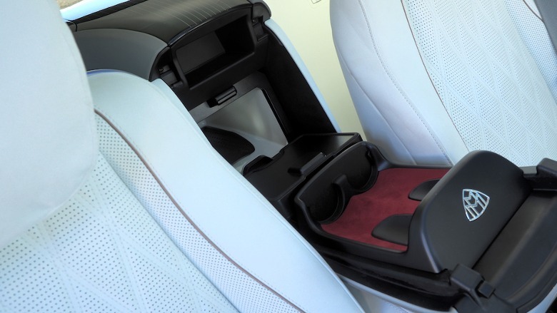 Rear refrigerator compartment