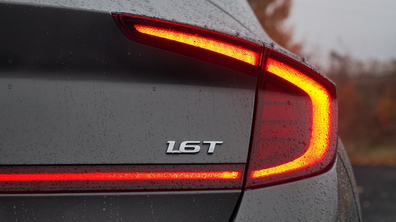 1.6T badge on rear of Sonata