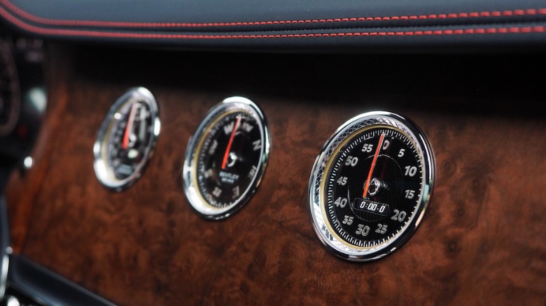Flying Spur instrumentation