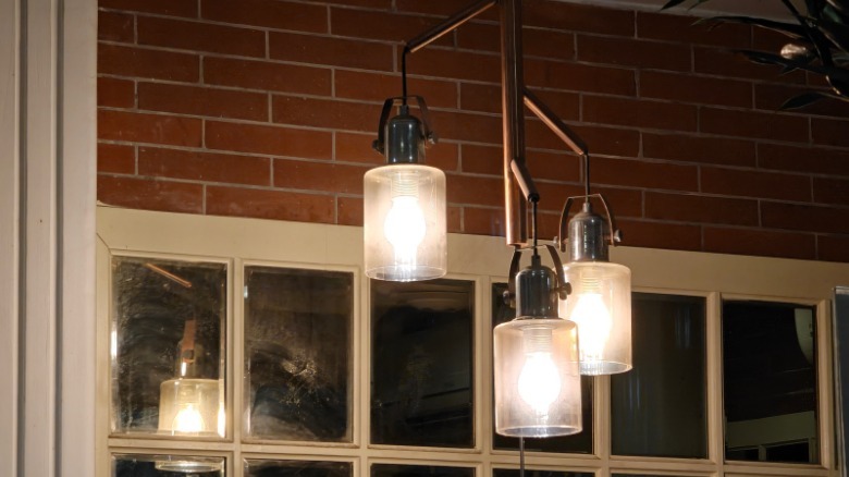 Low-light sample from Oppo Find N5