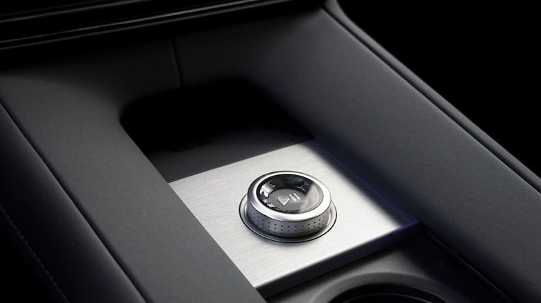 Polestar 4 control