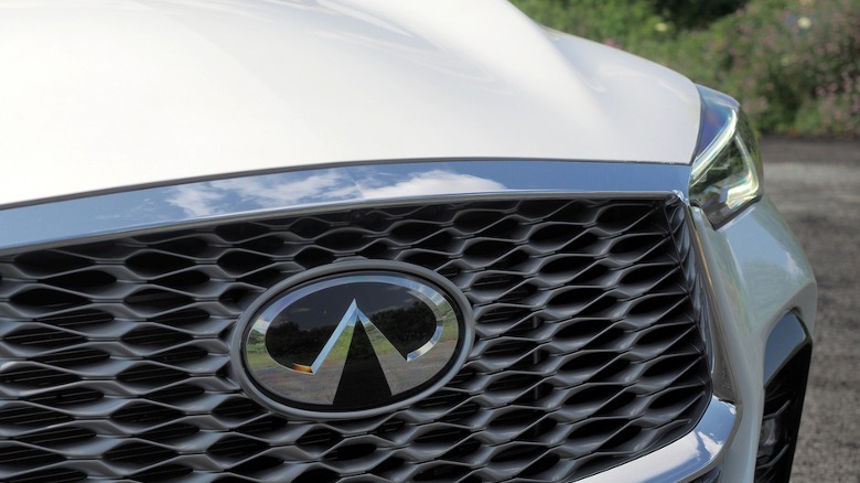QX55 grille