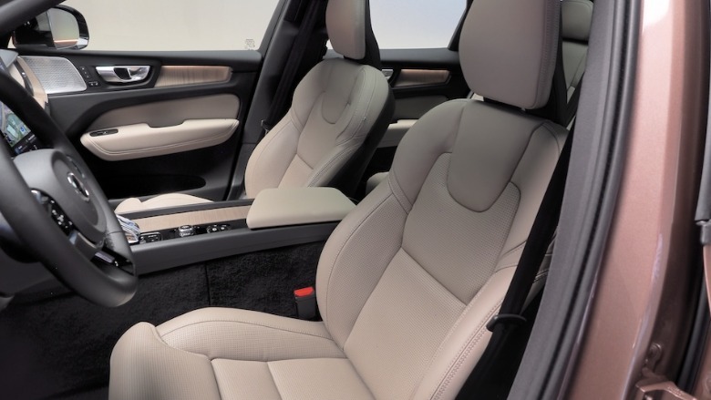 2028 XC60 front seats