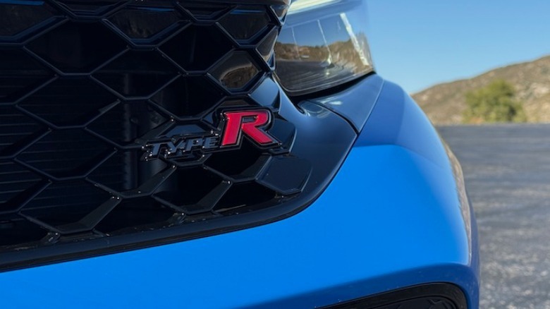Honda Civic Type R front grille emblem