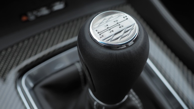 6-speed manual shifter