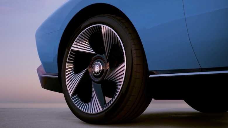 24-inch wheel on Rolls-Royce Project Nightingale
