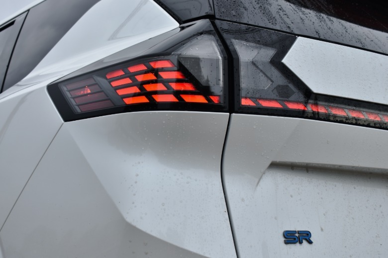 2027 Rogue rear lamp cluster