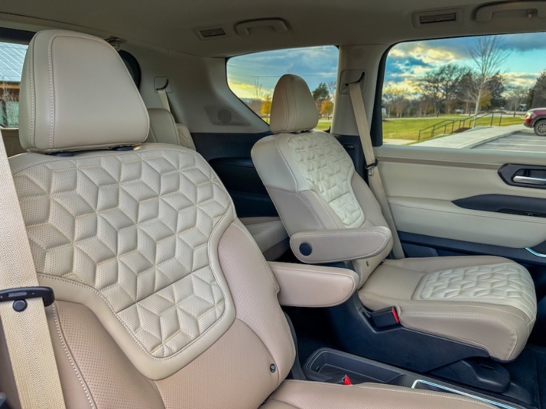 Armada second row captain's chairs