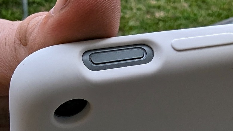 Botão liga/desliga do scanner de impressões digitais do Google Pixel Tablet