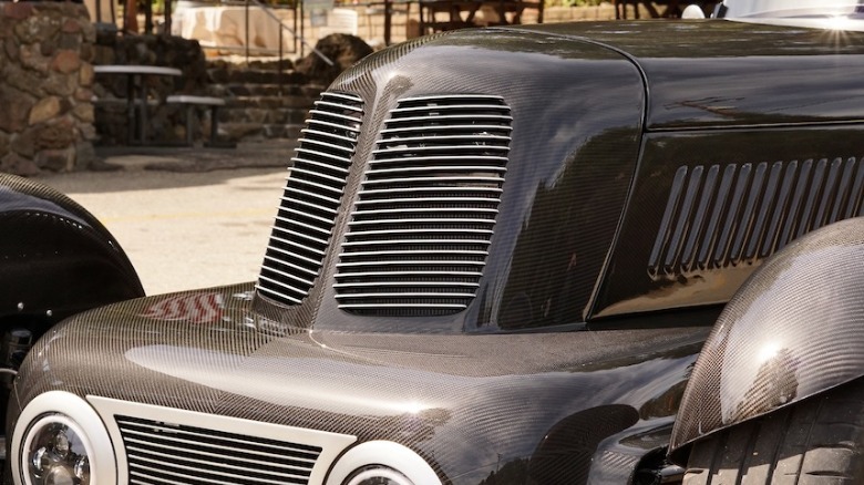 SP40 Restomod Roadster carbon fiber bodywork