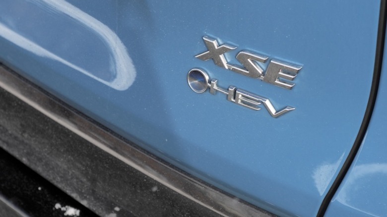 XSE HEV badging