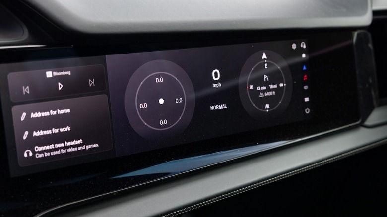 Passenger display showing drive metrics