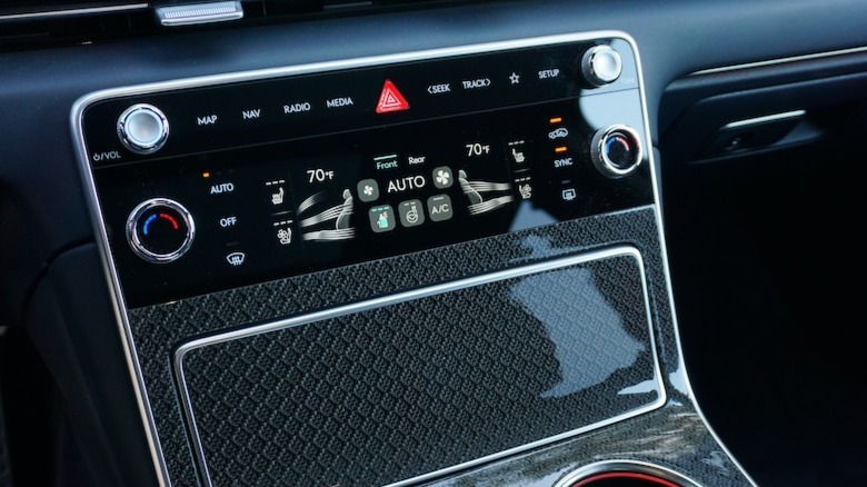 Genesis GV80 Coupe Climate Controls