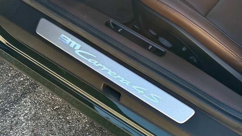 2026 Porsche 911 Carrera 4S side sill marker
