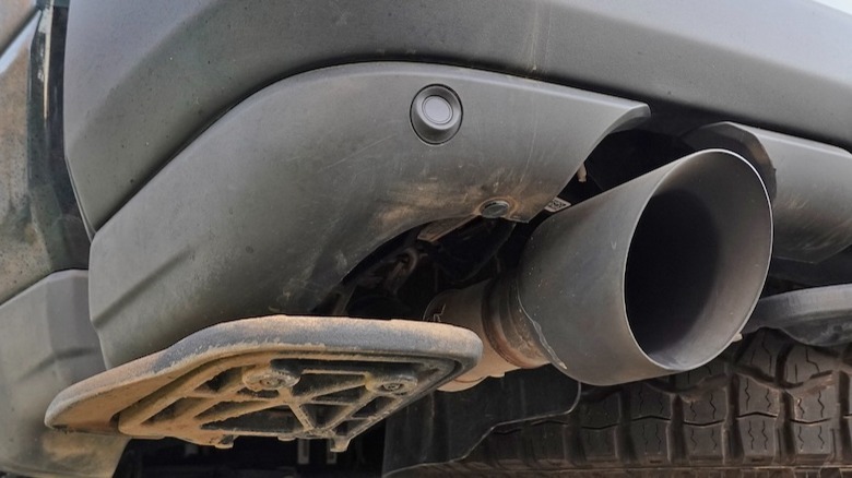 RAM 1500 RHO tailpipe