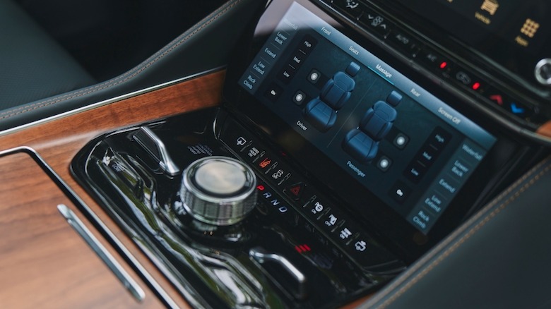 2022 Jeep Grand Wagoneer controls