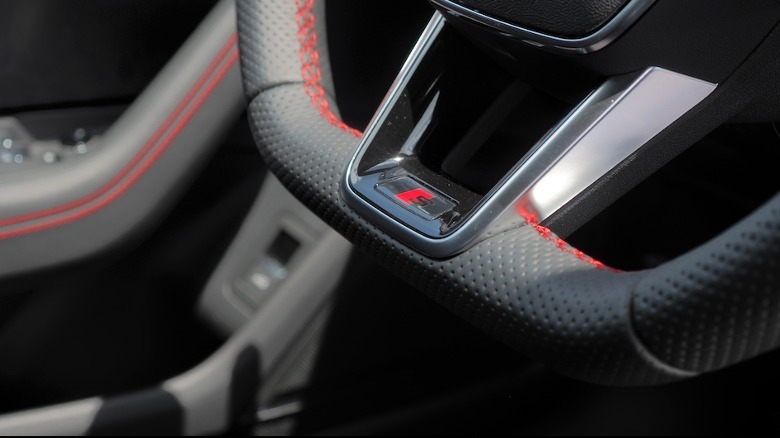 Detalhe do volante S6